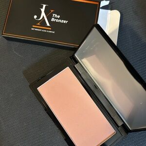 Bronzer